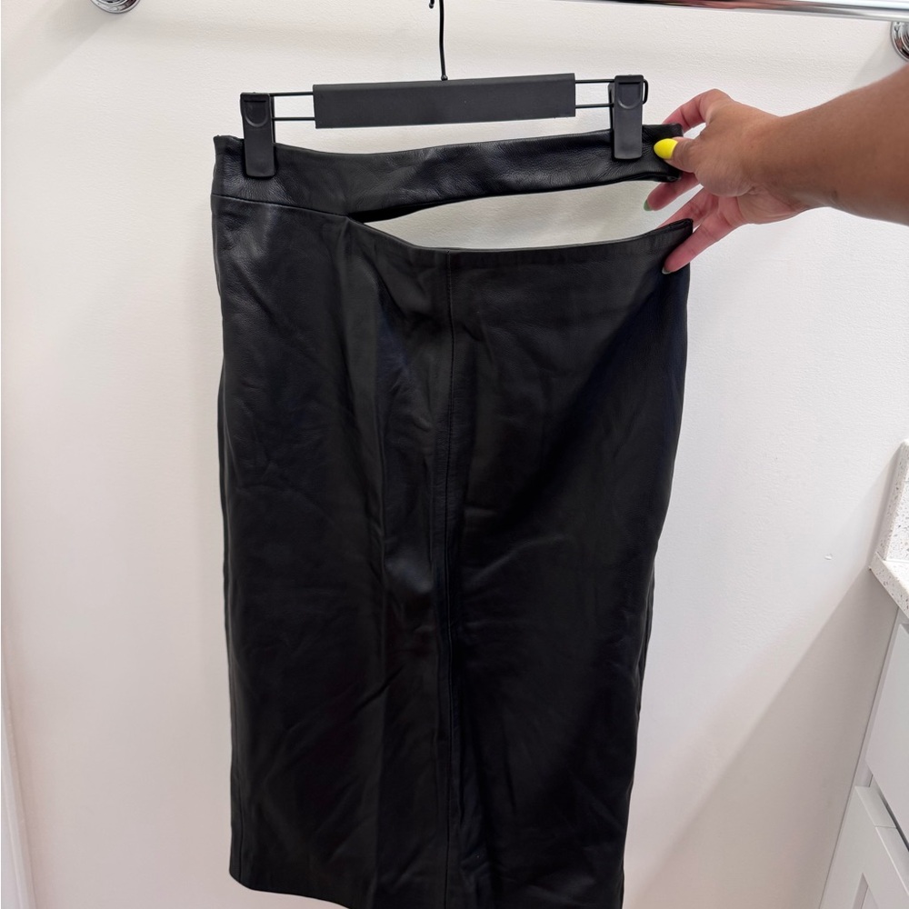 Zara Elegant Black Pencil Skirt